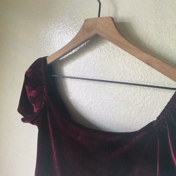 LULUS STYLE BURGANDY VELVET TIE FRONT TWO PIECE! - Picture 5 of 10
